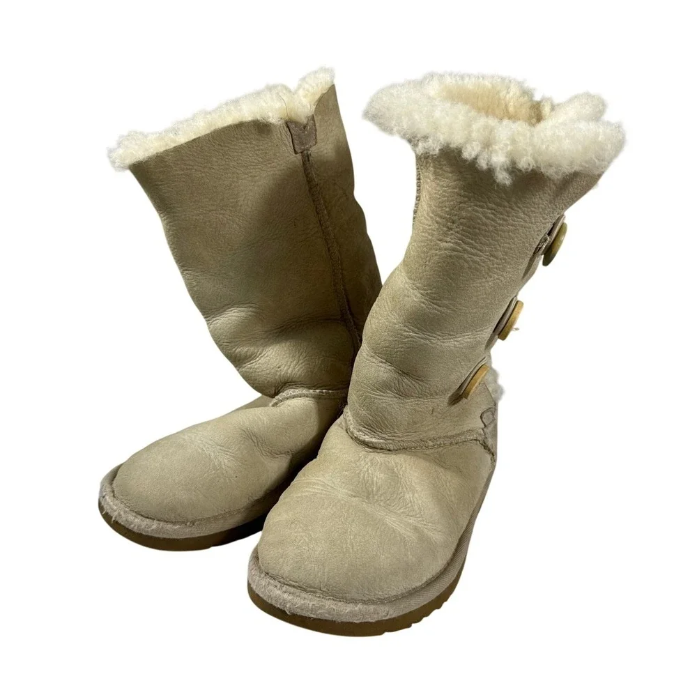 UGG Australia‎ Bailey Button Triplet Beige Tall Boots Youth(big Kid) 2 Sheepskin